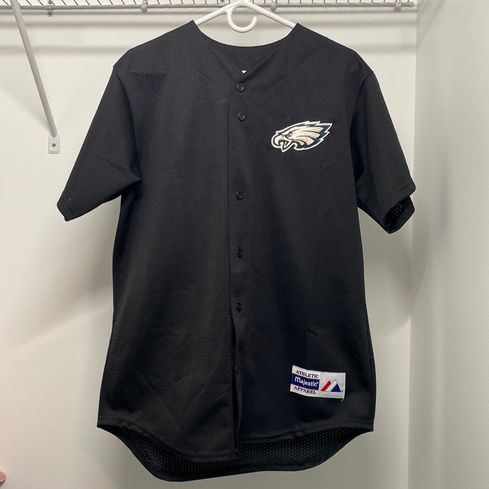 Eagles Donovan McNabb black button down jersey medium